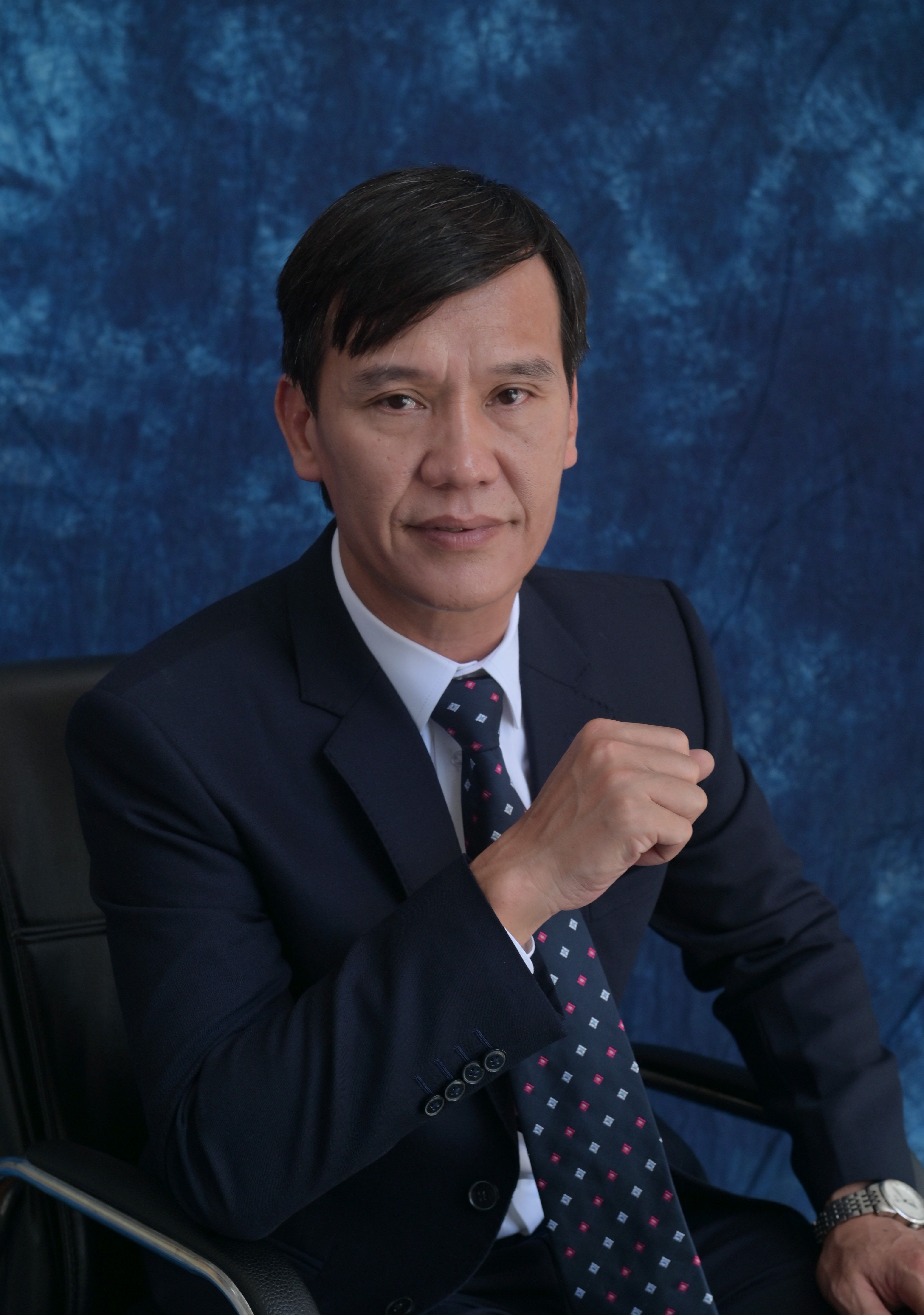 MR: NGUYEN XUAN HOA