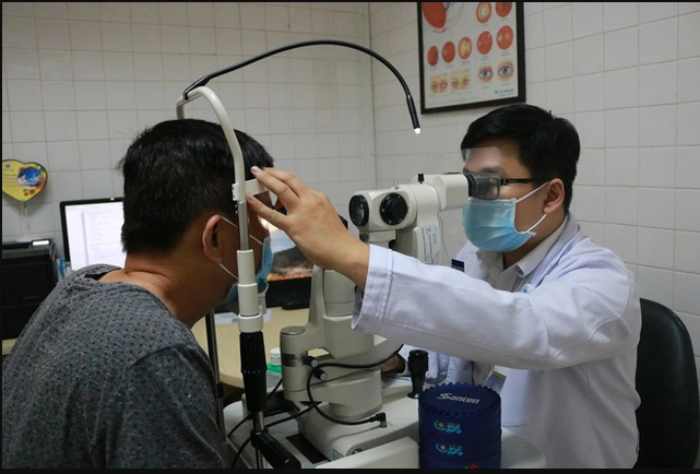 Increase in patients with pink eye during the season change